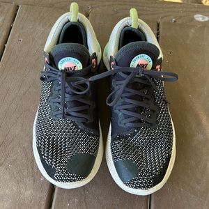 Nike Joyride Run Flyknit Sz. 8 great condition